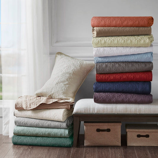 Quebec - 3 Piece Full/Queen Reversible Quilt Set - Clay Red